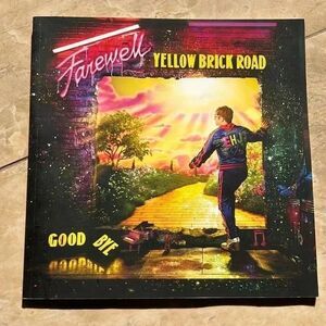 (47)Elton  John yellow brick road book